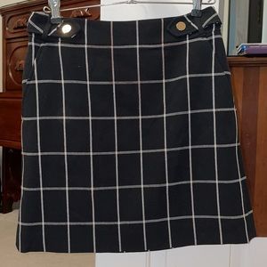 Loft Size 0 black and white plaid skirt